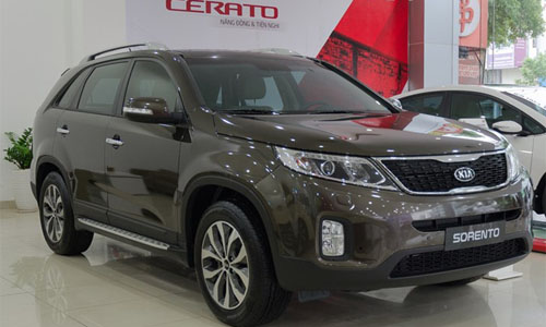 Kia Sorento giảm giá còn 798 triệu tại Việt Nam